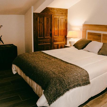הוילה El Aprisco, Con Piscina Climatizada En Hueva-Guadalajara מראה חיצוני תמונה